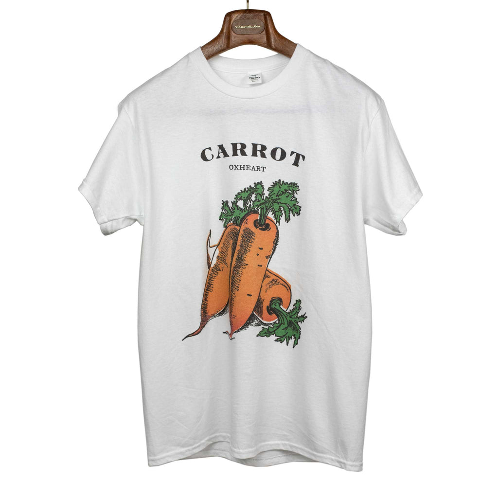 Niche Carrot print t-shirt in white cotton – No Man Walks Alone