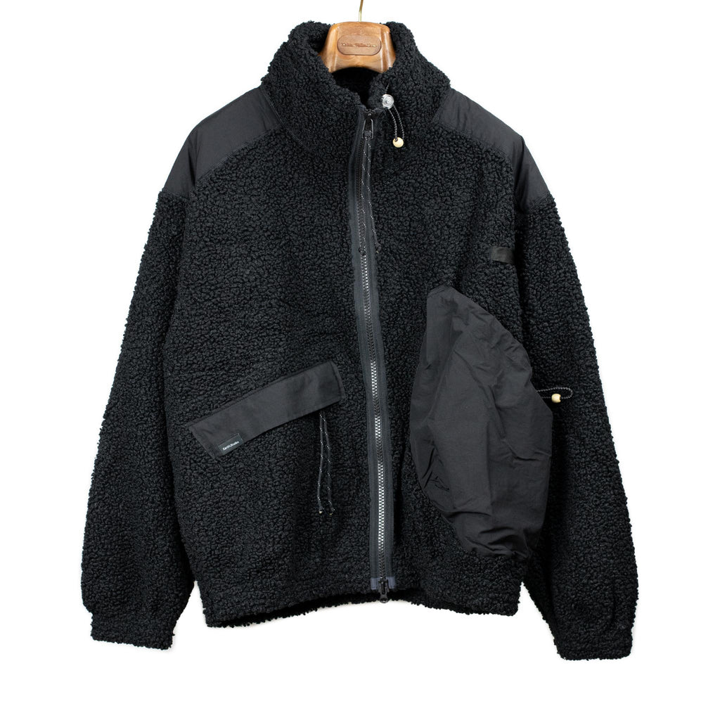 エスケープ　ジャケット Earth\Studies FW25 ESCEP jacket in anthracite high pile curly