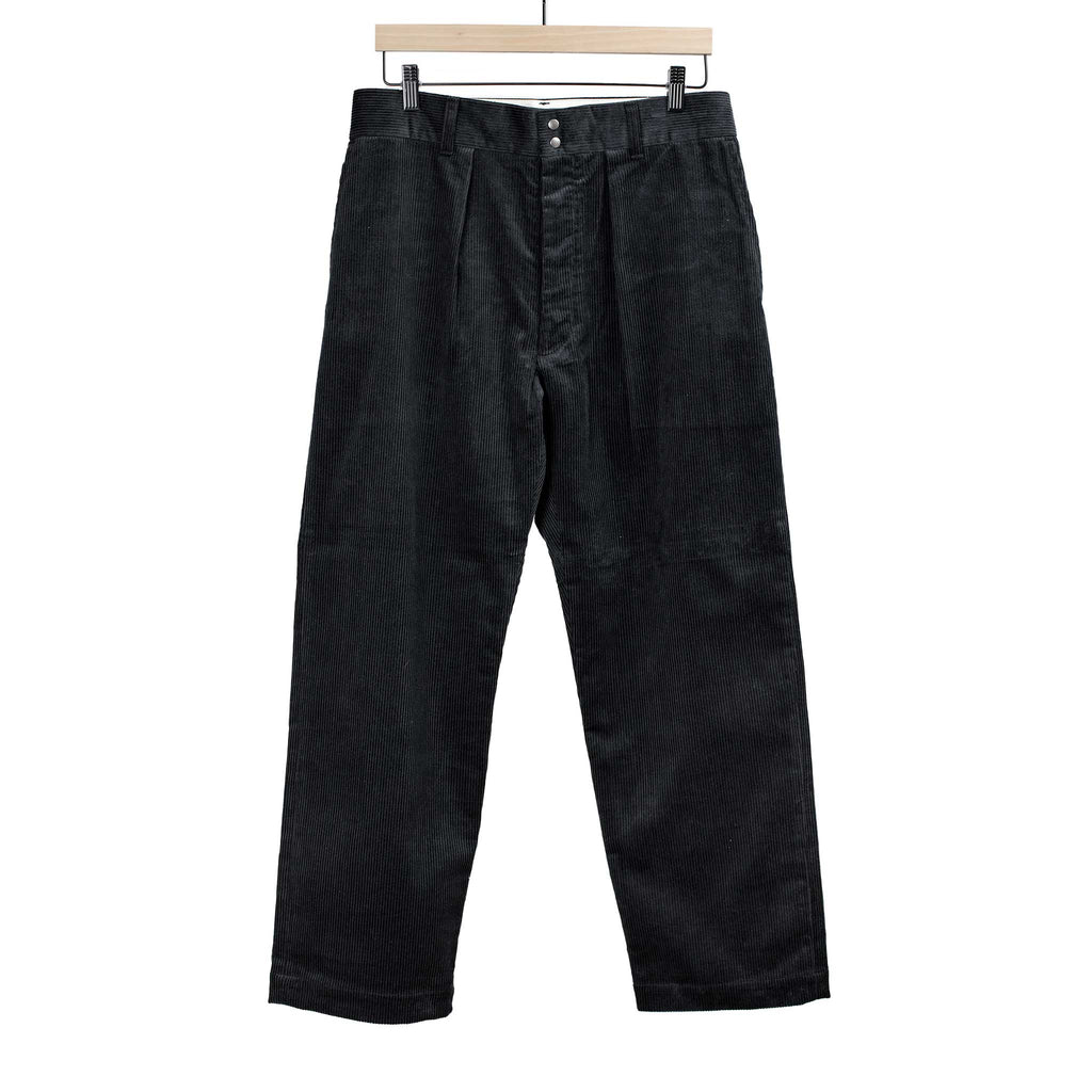 Fujito FW25 Pleated wide slacks in black cotton corduroy – No Man
