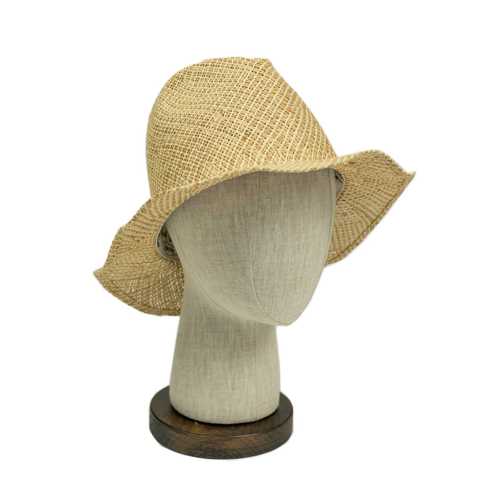 Rollable paper and raffia hat in natural color with red and navy