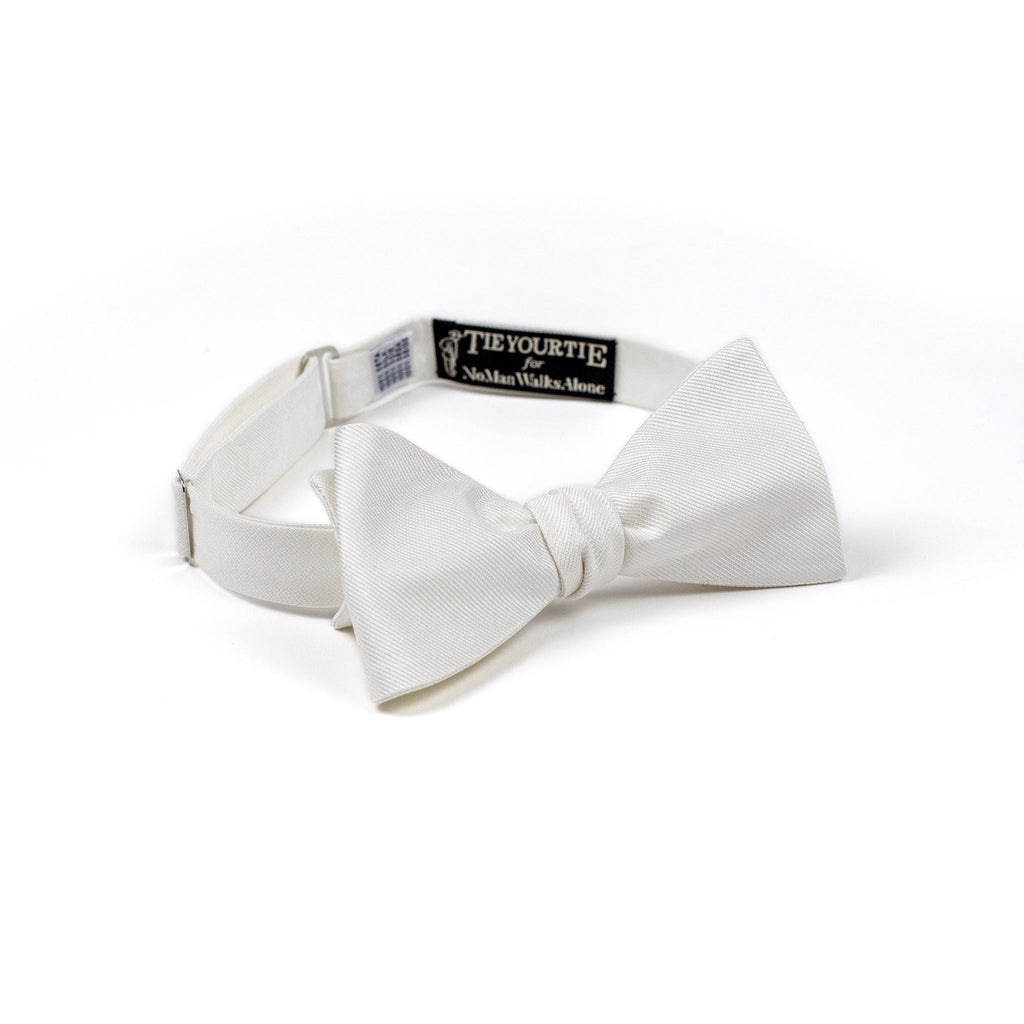 トップス SHISHIKUI BOW TIE / OFF WHITE Tie Your Tie FW25 Bow tie in off-white silk grosgrain – No Man