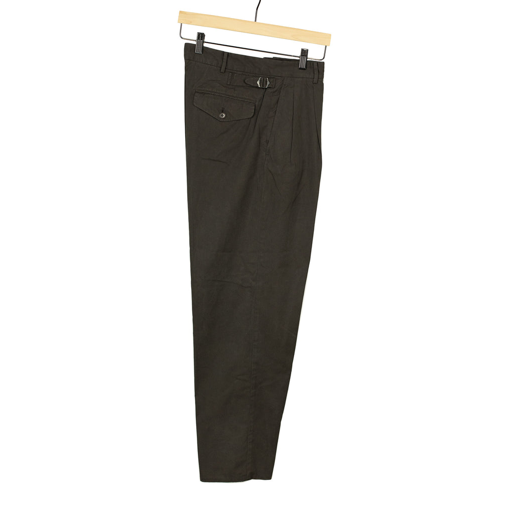 Kaptain Sunshine Pleated side-tab trousers in chocolate cotton