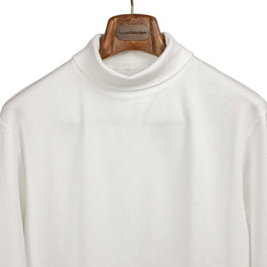 Rollneck t-shirt in white ribbed cotton jersey