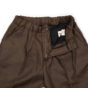 Pleated easy pants in chocolate brown midweight linen