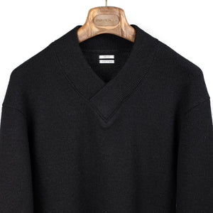 IKIJI FW26 V-neck sweater in heavy-weight black wool – No Man