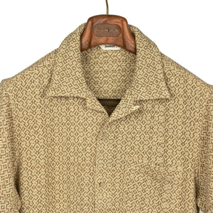 Maze jacquard vacation shirt in ecru and nutmeg cotton