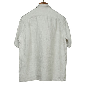 Open collar short sleeve shirt in natural linen twill