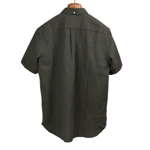 Short sleeve popover shirt in olive cotton check seersucker