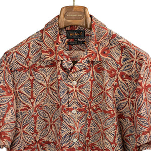 Open collar short sleeve shirt in vermilion block printed cotton