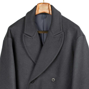 Double-breasted coat in navy super 100s double-cloth wool