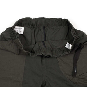 Field shorts in basalt black paneled cotton twill and ripstop (restock)
