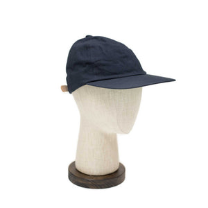 Baseball cap in navy cotton oxford