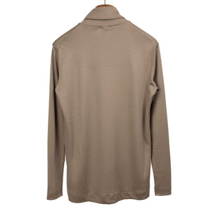 Turtleneck in taupe wool jersey