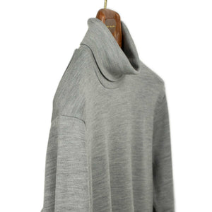 Turtleneck in grey melange wool jersey