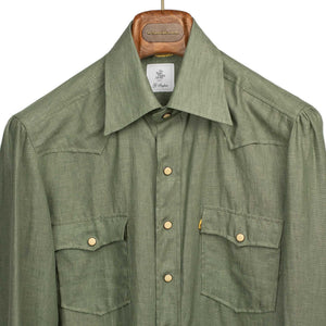 Western shirt in military green linen with matte ivory snaps