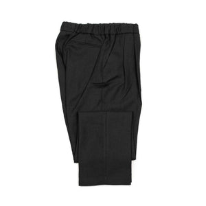 Pleated drawstring pants in black midweight linen
