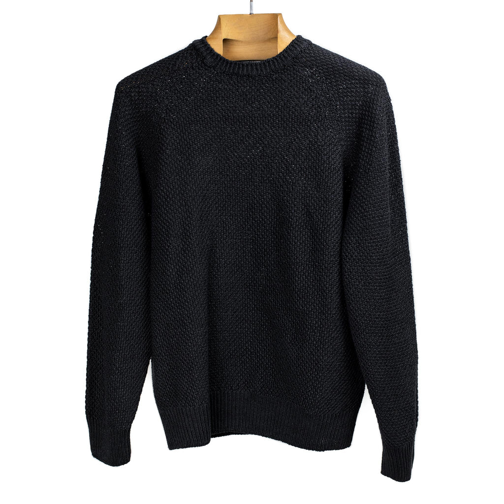 Inis Meain SS26 All-over moss stitch crewneck sweater in black linen ...