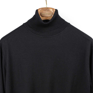 Mooncastle FW25 Lightweight turtleneck sweater in black Merino