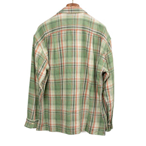 Relaxed shirt in pale green plaid cotton