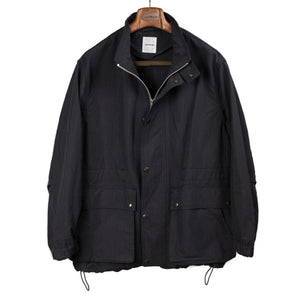 Sage de Cret SS26 Stand collar work jacket in black cotton and Sage de Cret SS26 Stand collar work jacket in black cotton and