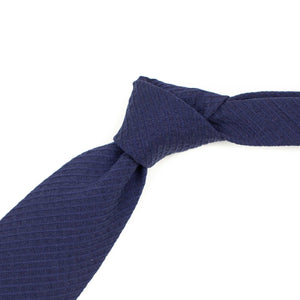 Solid tie in navy wool seersucker