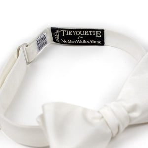 Tie Your Tie FW25 Bow tie in off-white silk grosgrain – No Man