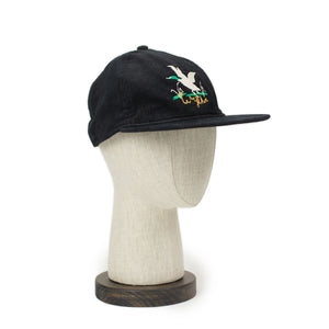 Exclusive corduroy cap in black with mallard embroidery (restock)