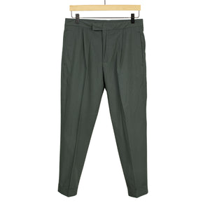 Single-pleat travel trousers in charcoal cotton nylon