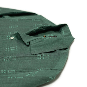 Open collar long sleeve shirt in green jacquard chambray