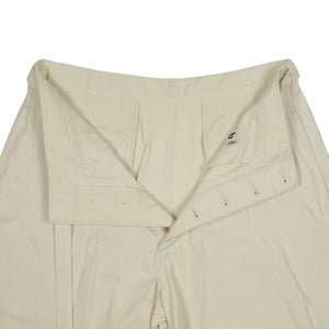 Belted shorts in ecru cotton sateen