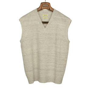 Knitted v-neck vest in oatmeal Italian linen and wool