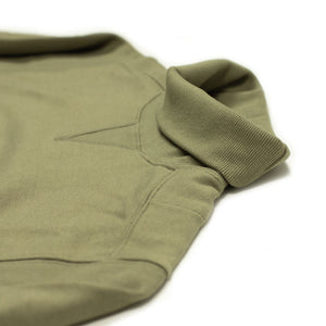 Rollneck in olive garment washed jersey (restock)