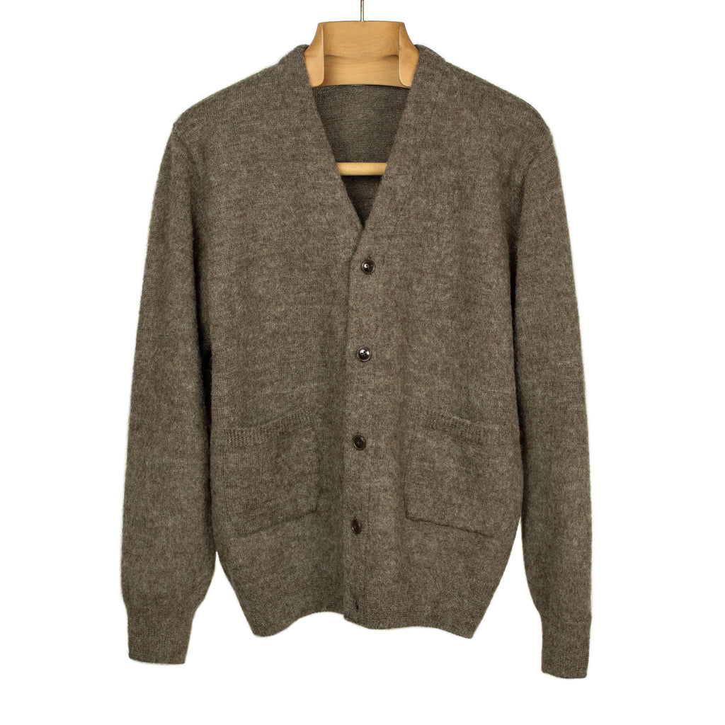 Fujito V-neck knit cardigan in taupe brown wool – No Man Walks Alone