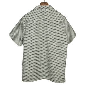 Camp collar shirt in white cotton with black sashiko cross stitches