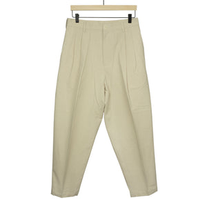 Long pleat tapered trousers in ivory paper and cotton
