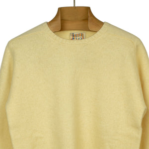 Saddle shoulder sweater in "Creamptop" washed shetland wool (restock)