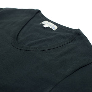 Black U-neck short sleeve 215 t-shirt